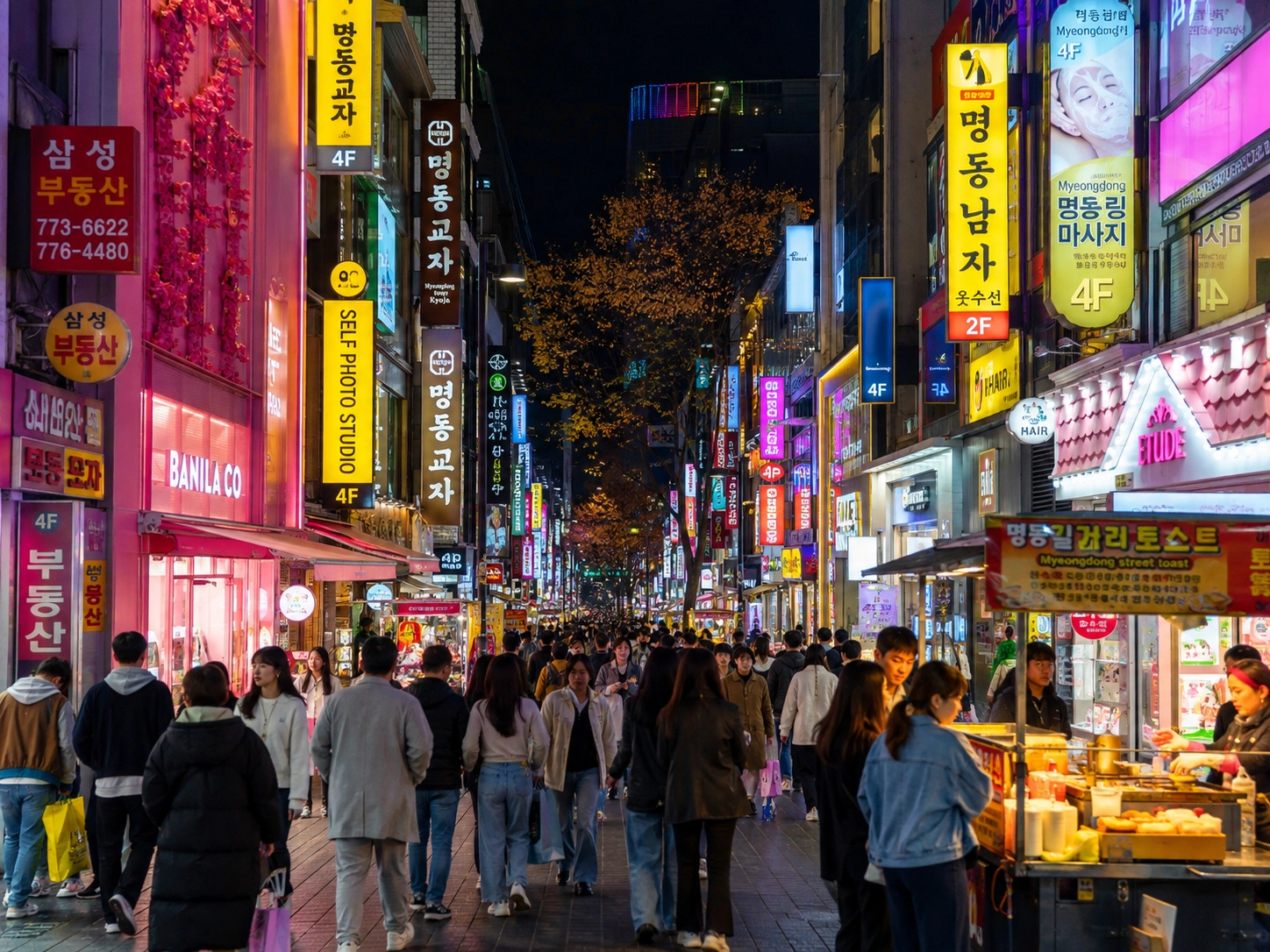 1785996578319304.webp 明洞購物街夜景.webp